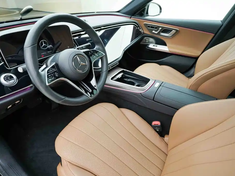 Mercedes-Benz E-Class — миниатюра 8