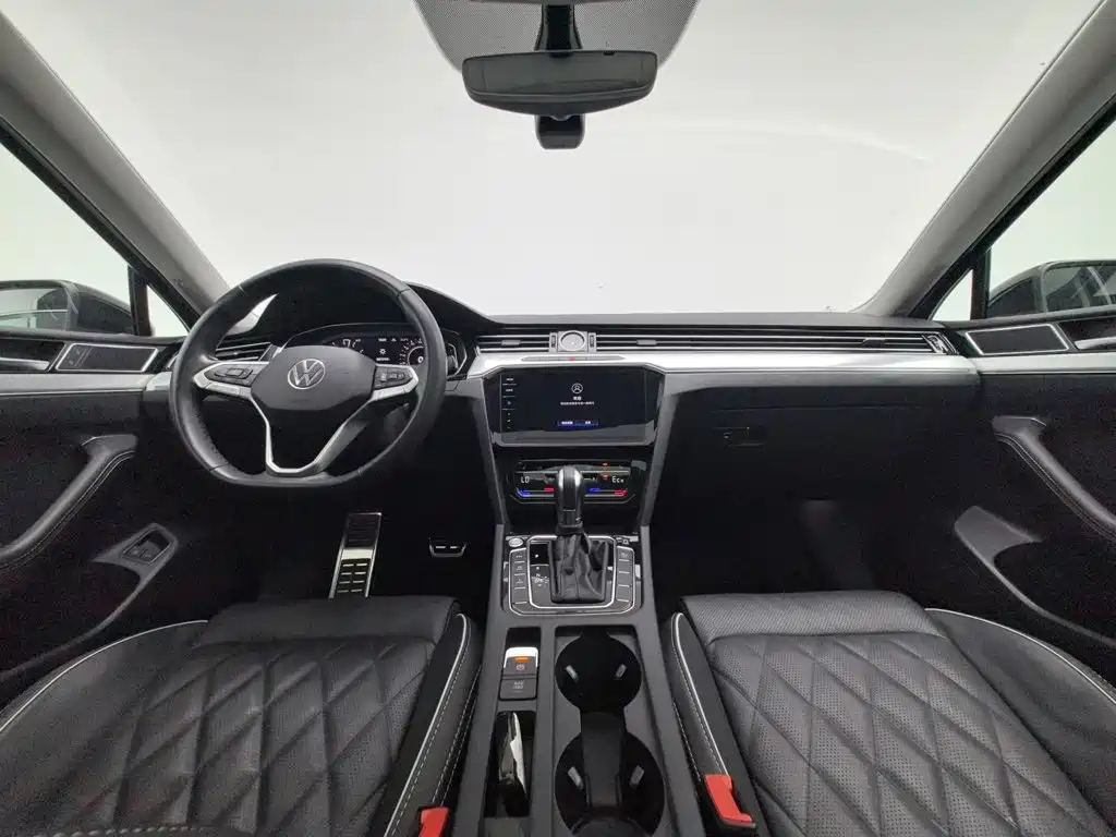 Volkswagen Magotan PHEV — миниатюра 5
