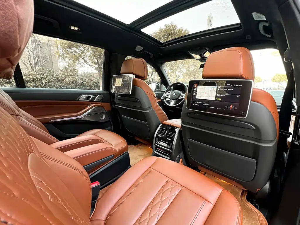 BMW X7 — миниатюра 21