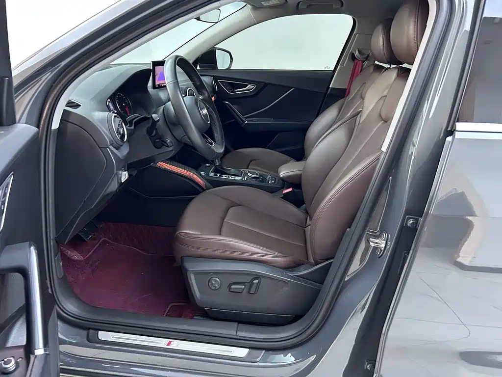 Audi Q2L 2021 35 TFSI Fashion
