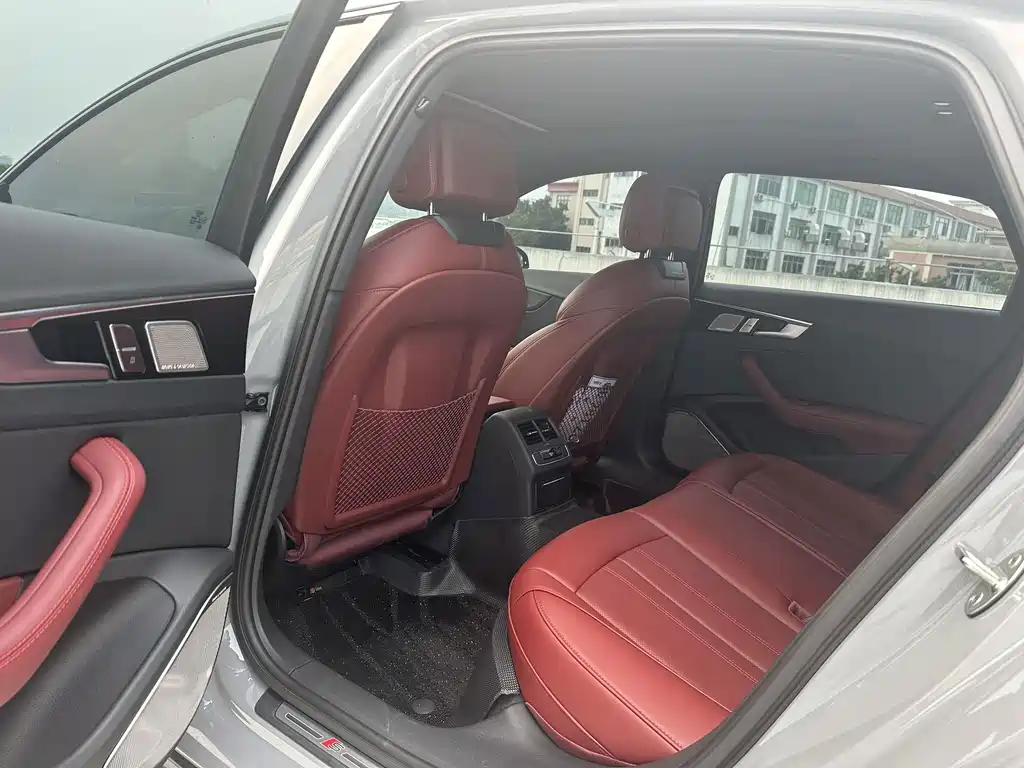Audi A4L — миниатюра 2