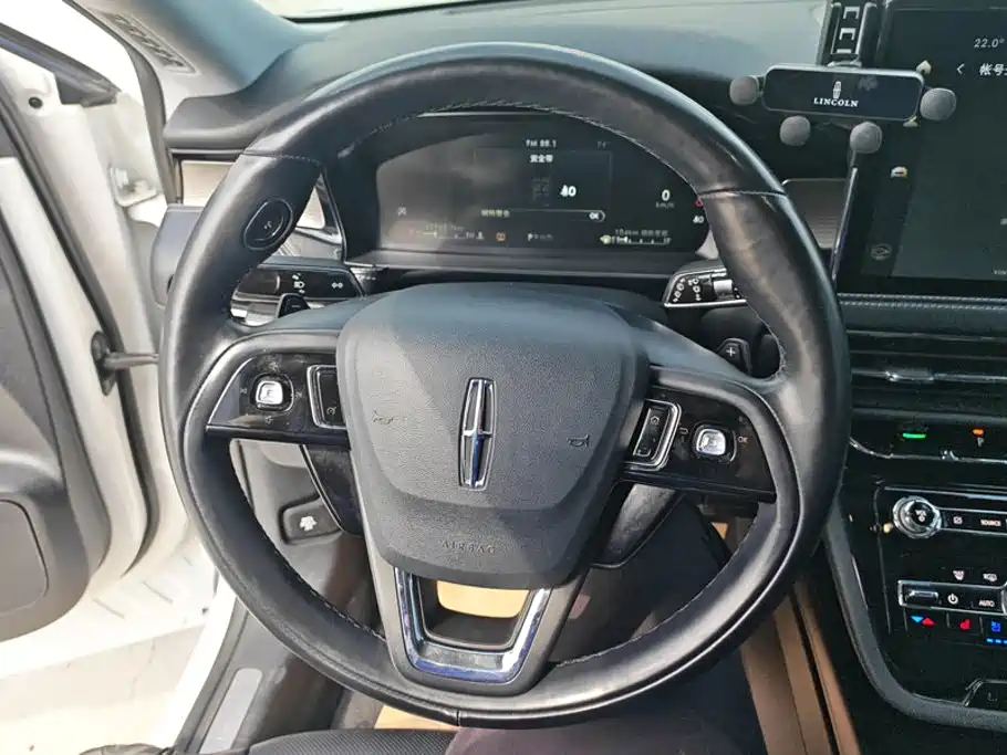 Lincoln Corsair — миниатюра 15