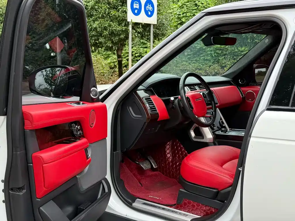 Land Rover Range Rover — миниатюра 5
