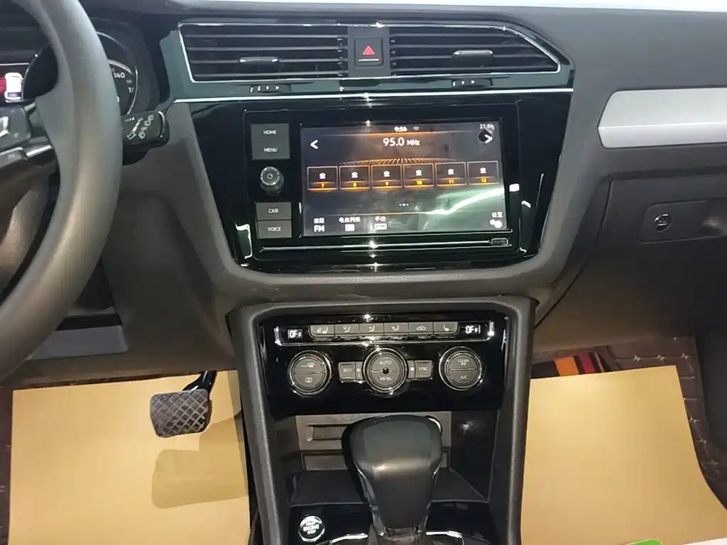 Volkswagen Tiguan L — миниатюра 13