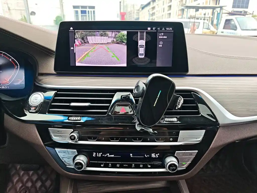 BMW 5 Series — миниатюра 15