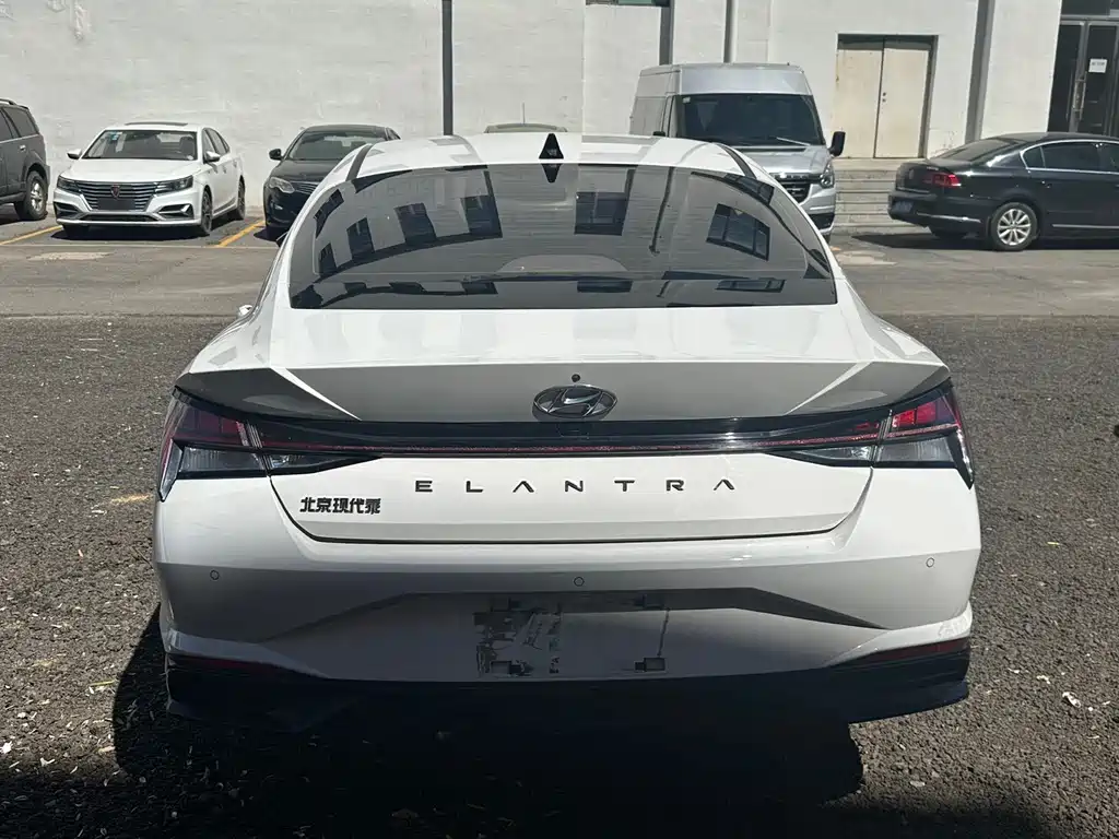 Hyundai Elantra — миниатюра 5