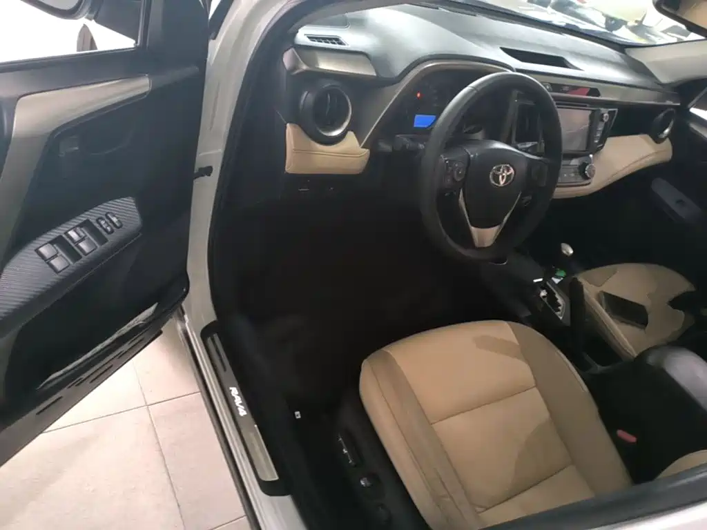 Toyota RAV4 — миниатюра 16
