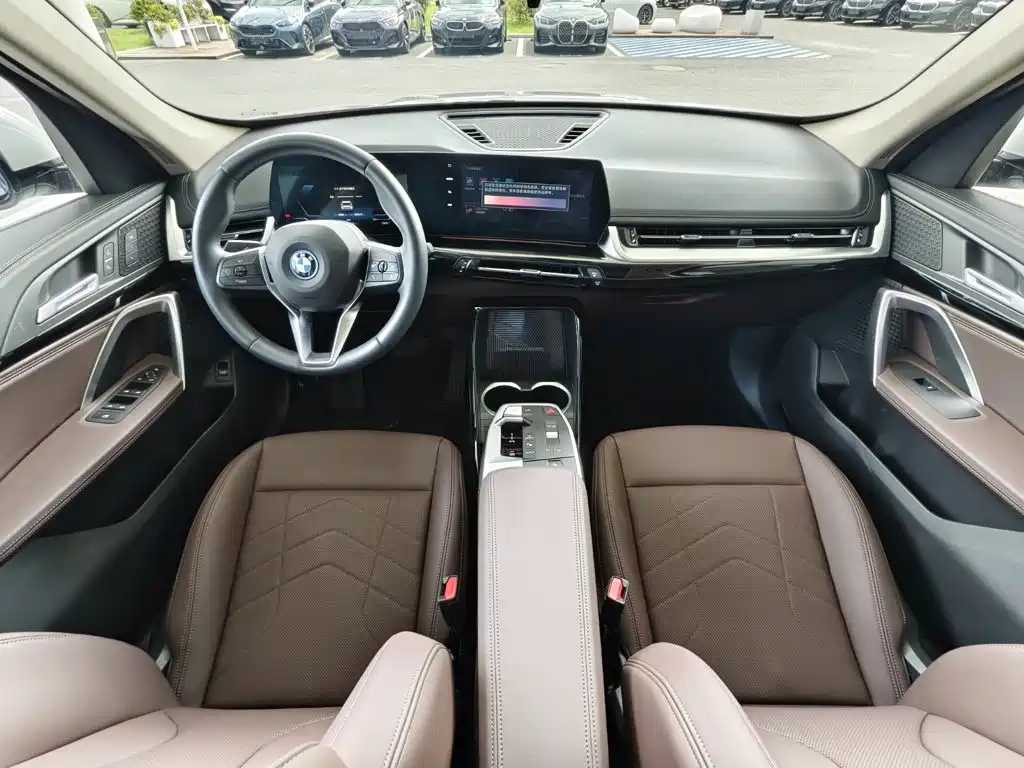 BMW iX1 — миниатюра 16