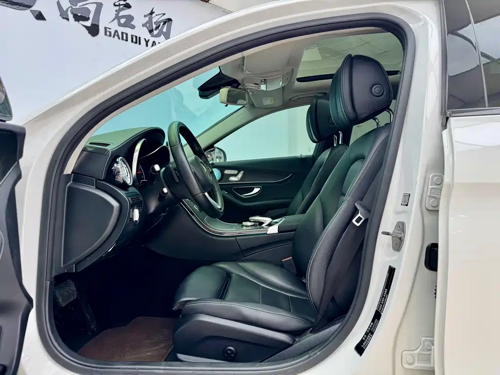 Mercedes-Benz C-Class — миниатюра 5