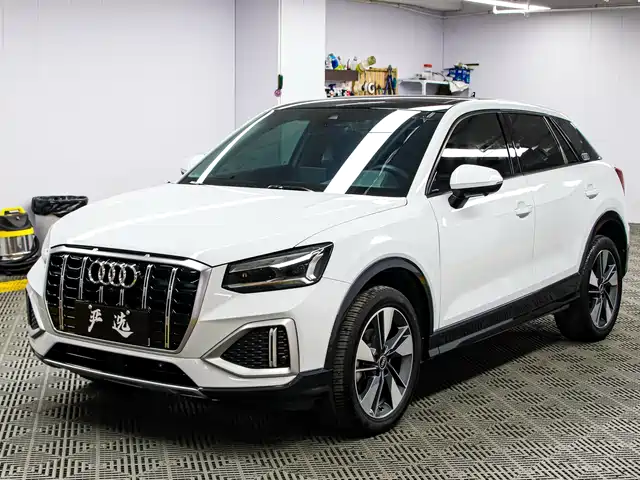 audi q2l