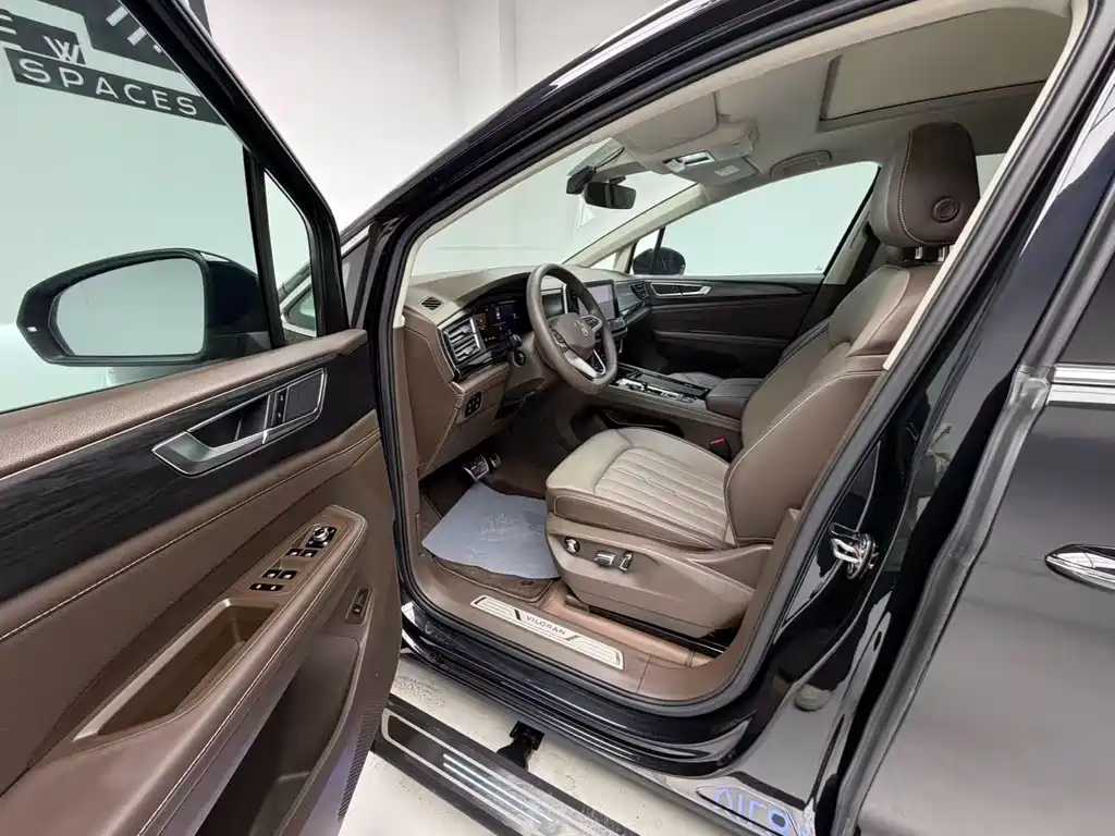 Volkswagen Viloran 380TSI Premium Speed Edition, фото 12
