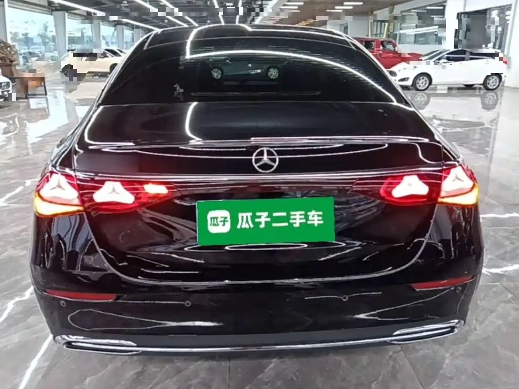 Mercedes-Benz E-Class — миниатюра 6