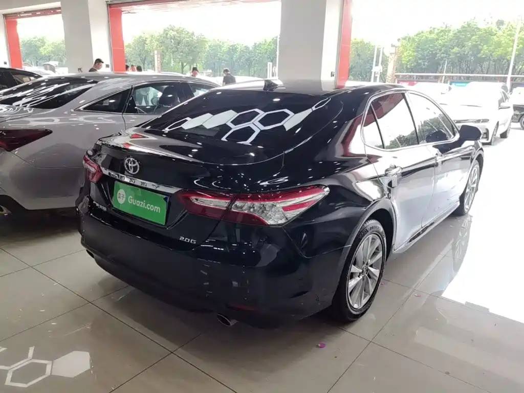 Toyota Camry — миниатюра 7