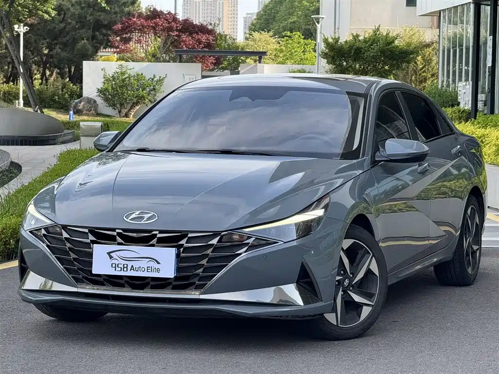 Hyundai Elantra 2022