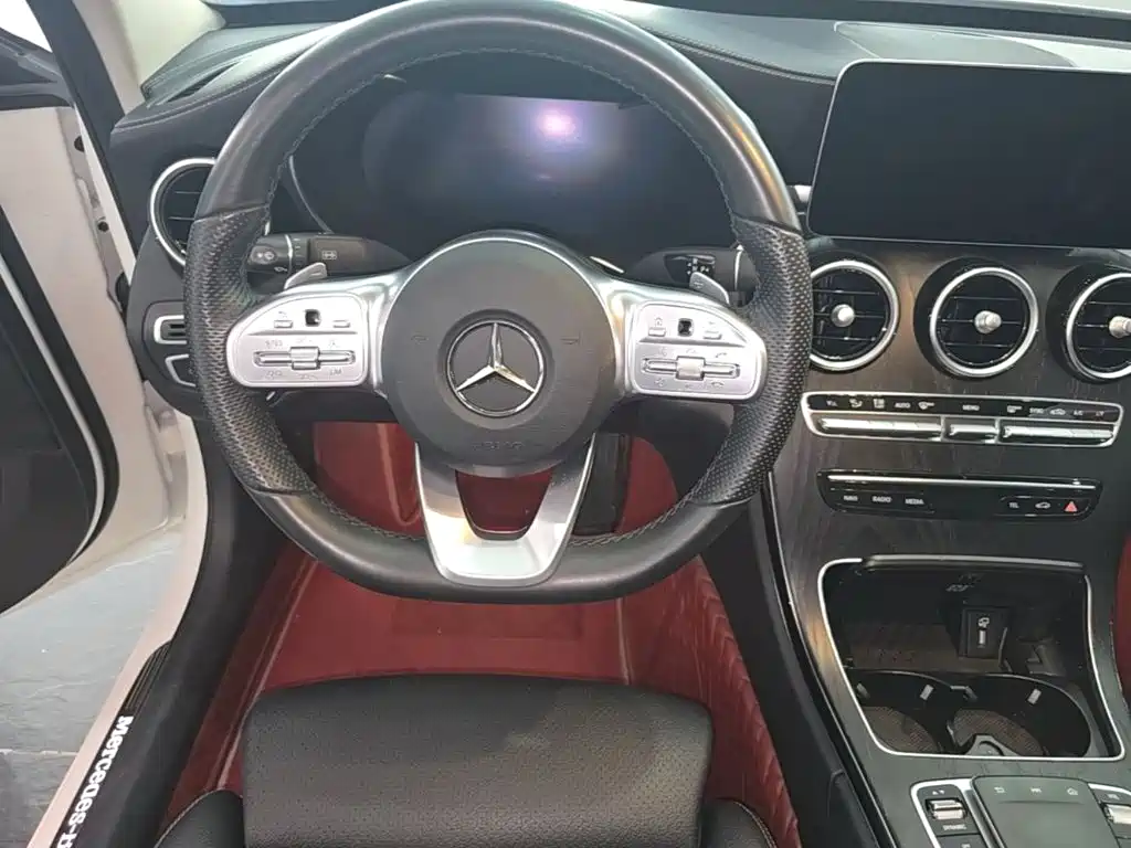 Mercedes-Benz C-Class — миниатюра 11