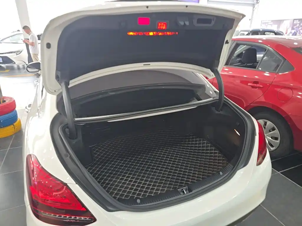 Mercedes-Benz C-Class — миниатюра 19