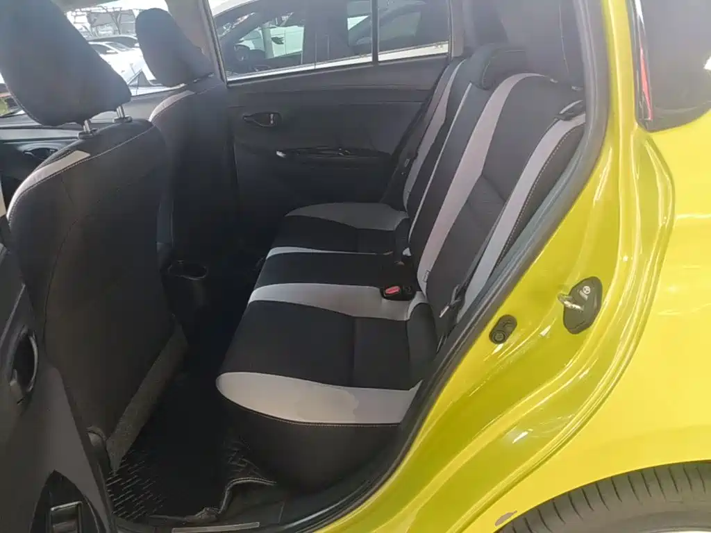 Toyota Yaris L — миниатюра 17