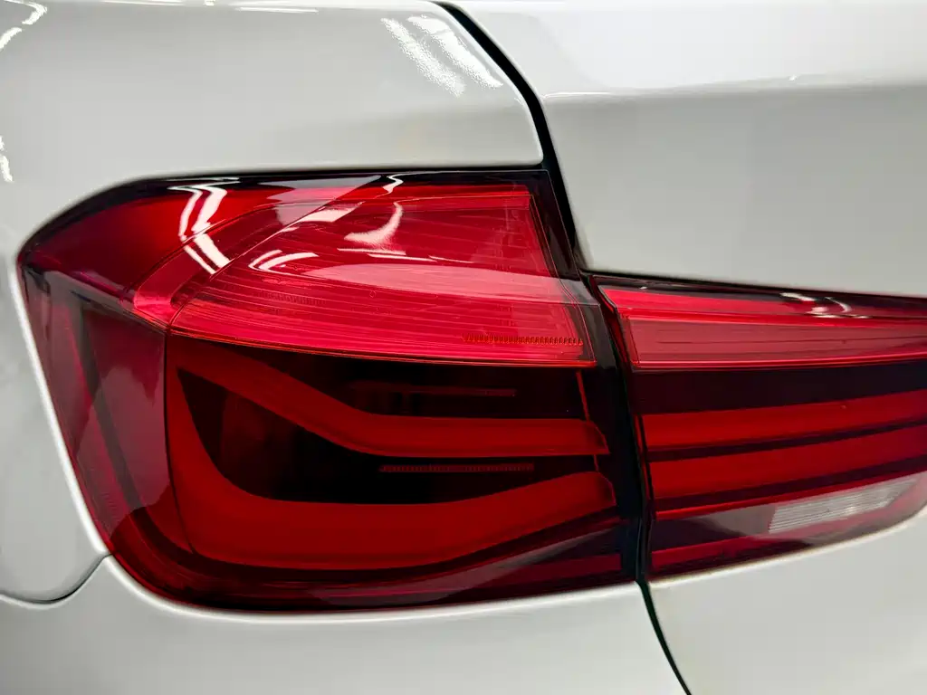 BMW 3 Series — миниатюра 6