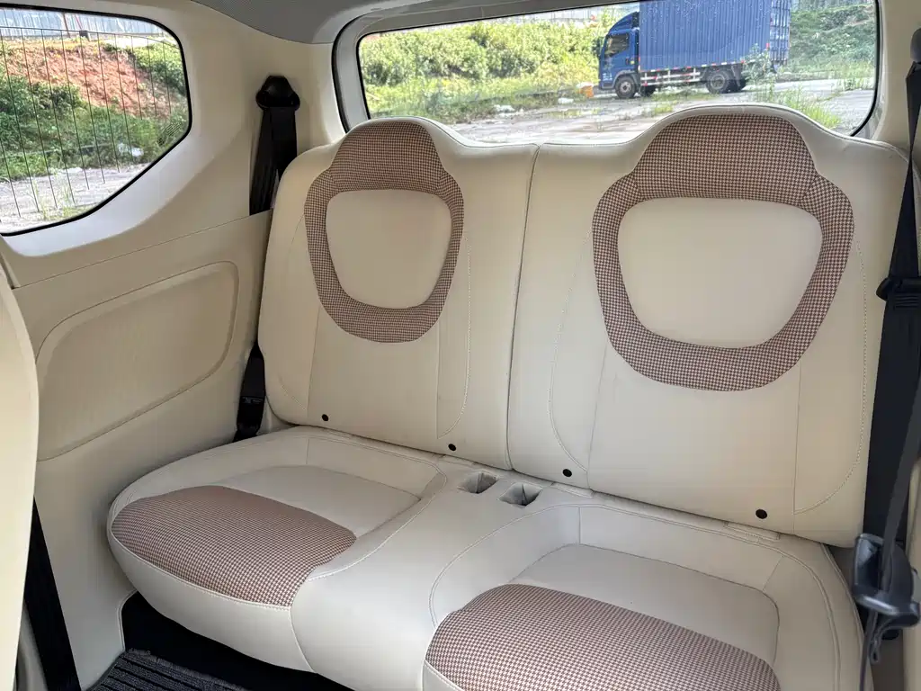 Wuling MINIEV — миниатюра 15
