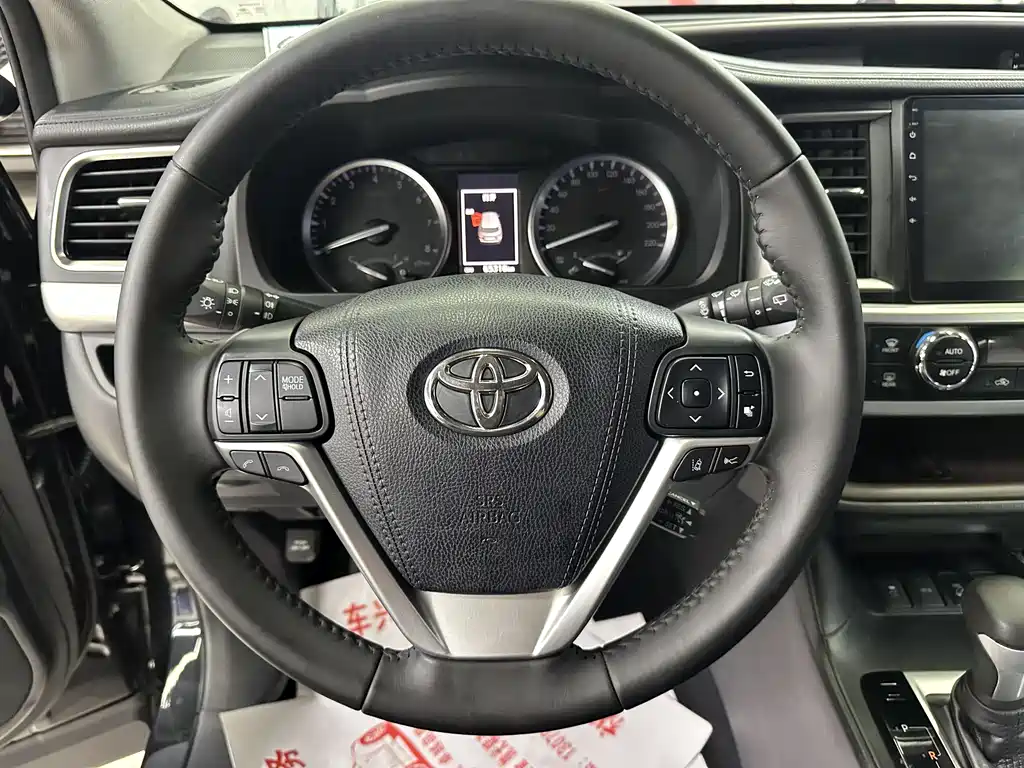 Toyota Highlander 2018 2.0T Luxury 7 мест V