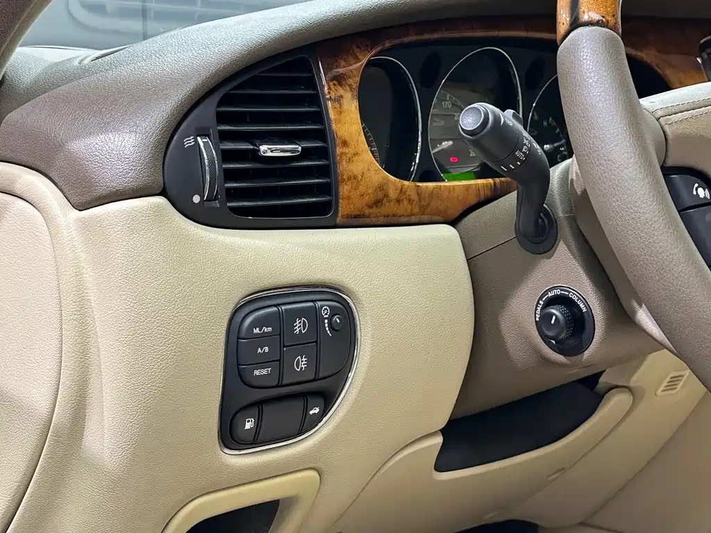 Jaguar XJ — миниатюра 13