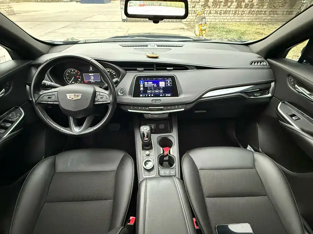 Cadillac XT4 2018 28T