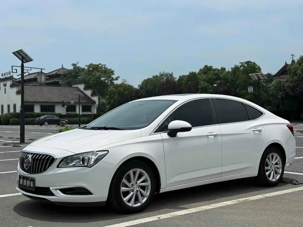 Buick Verano Sedan 15S Auto Leading Type, фото 3