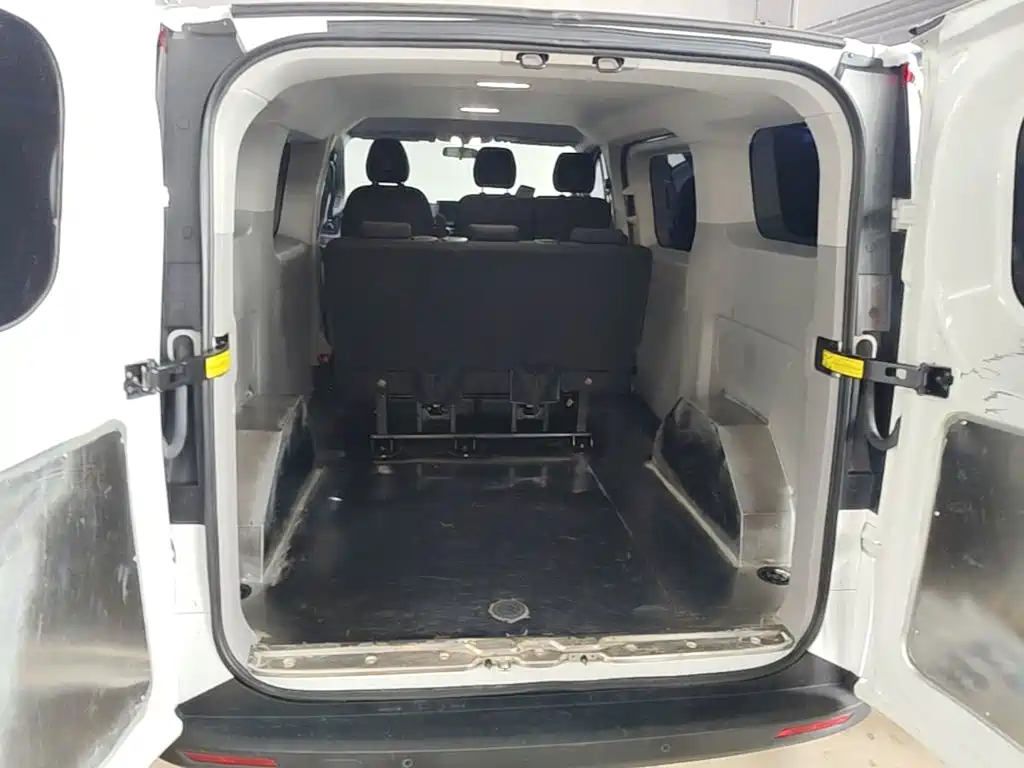 MAXUS V70 — миниатюра 19