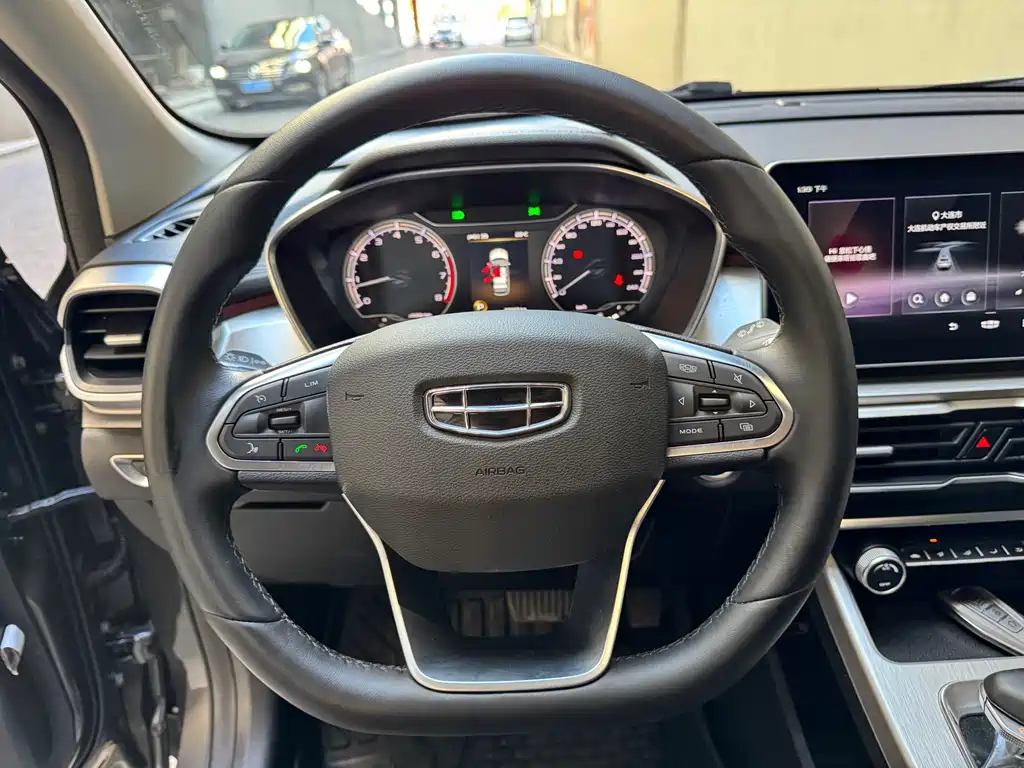 Geely Binyue — миниатюра 10