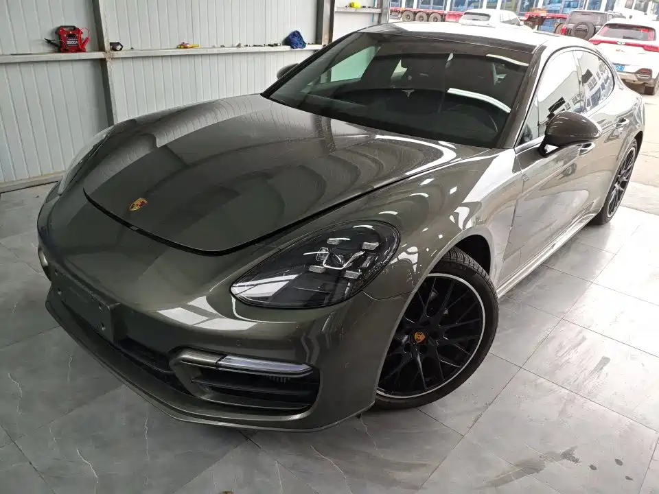 Porsche Panamera 2022