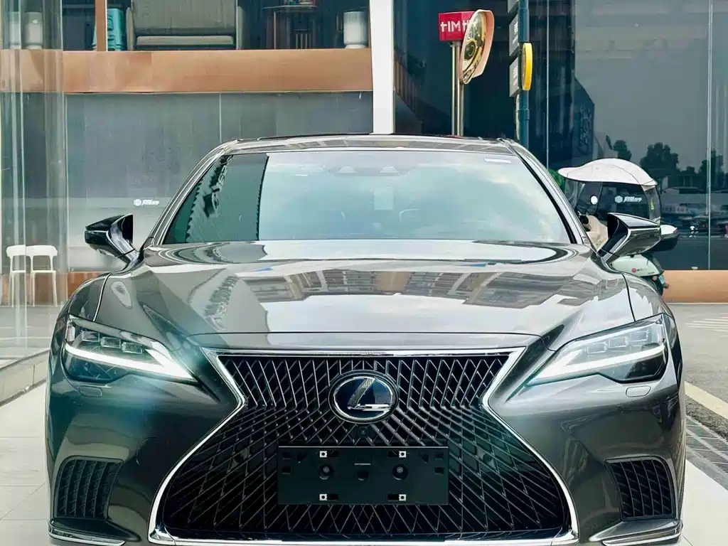 Lexus LS 500h Executive Edition, фото 2