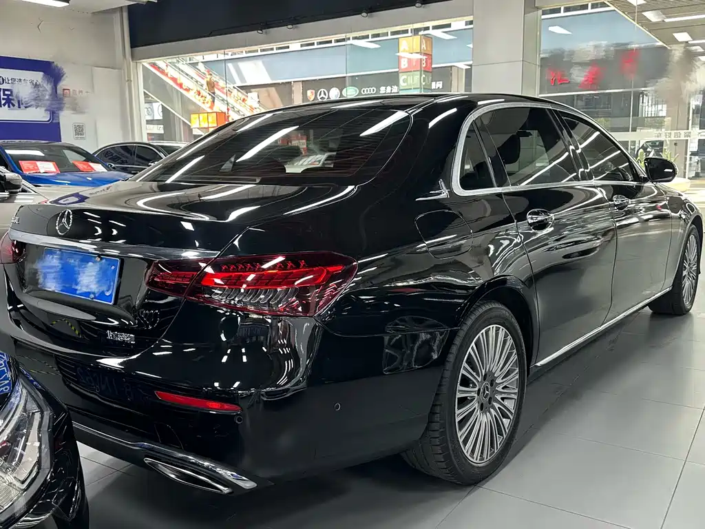 Mercedes-Benz E-Class — миниатюра 18