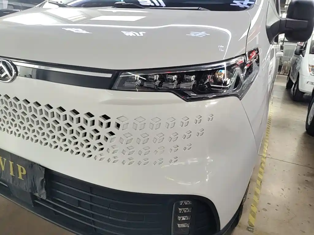 MAXUS V70 — миниатюра 24