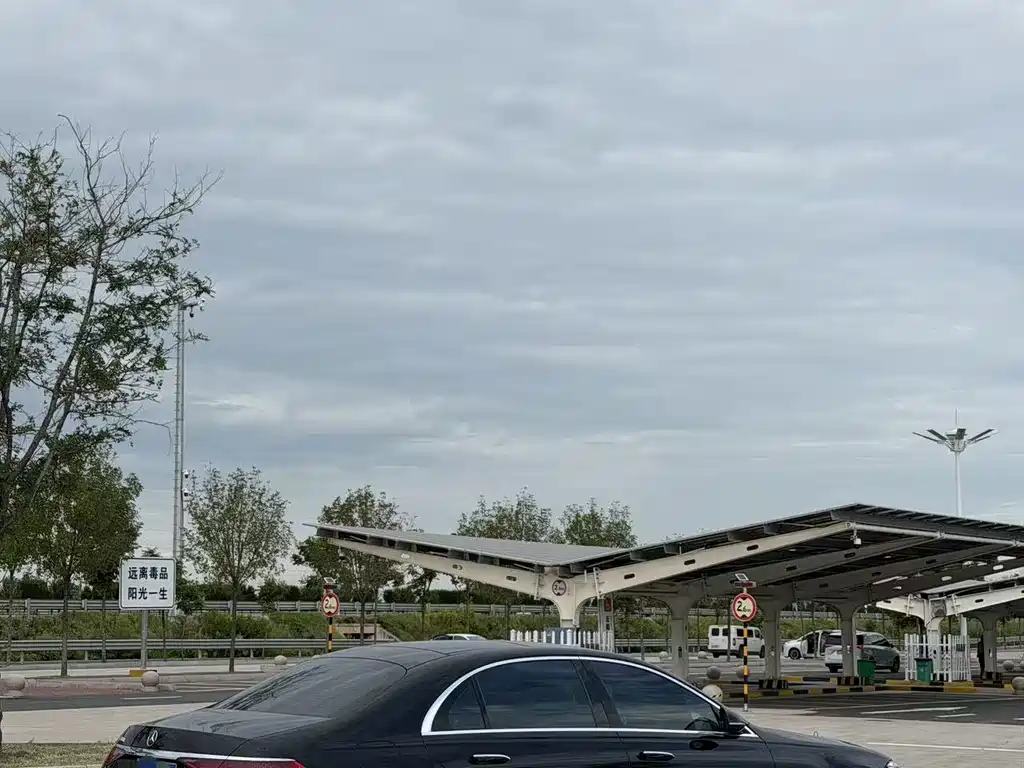 Mercedes-Benz S-Class — миниатюра 6