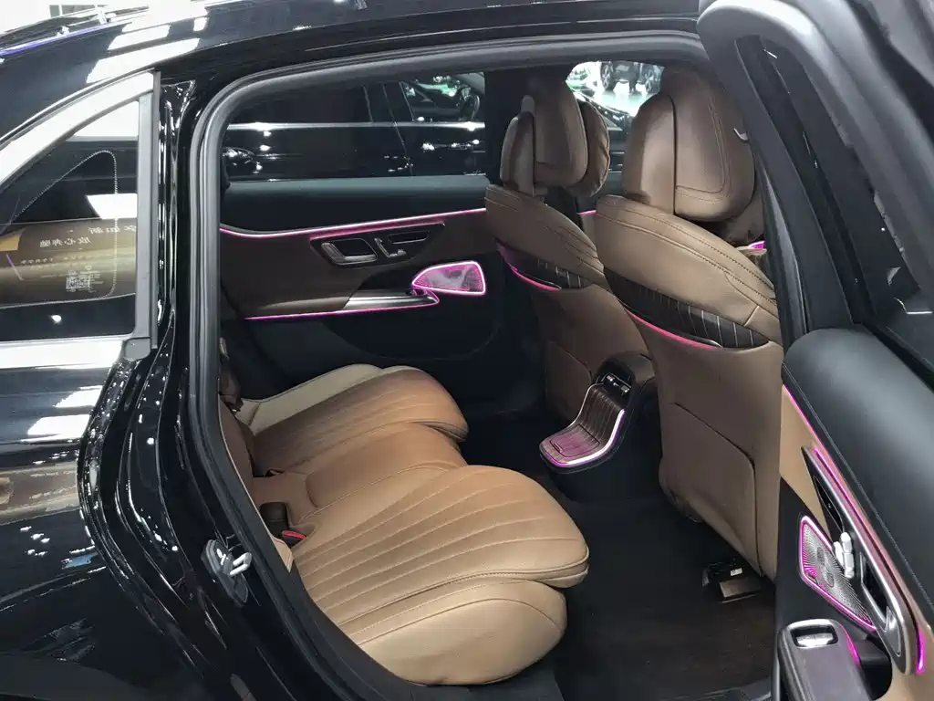 Mercedes-Benz E-Class — миниатюра 16