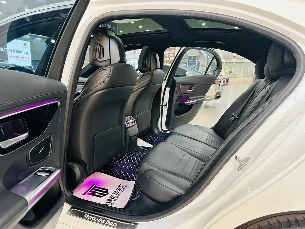 Mercedes-Benz C-Class — миниатюра 5