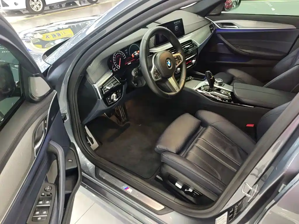 BMW 5 Series (Import) — миниатюра 16