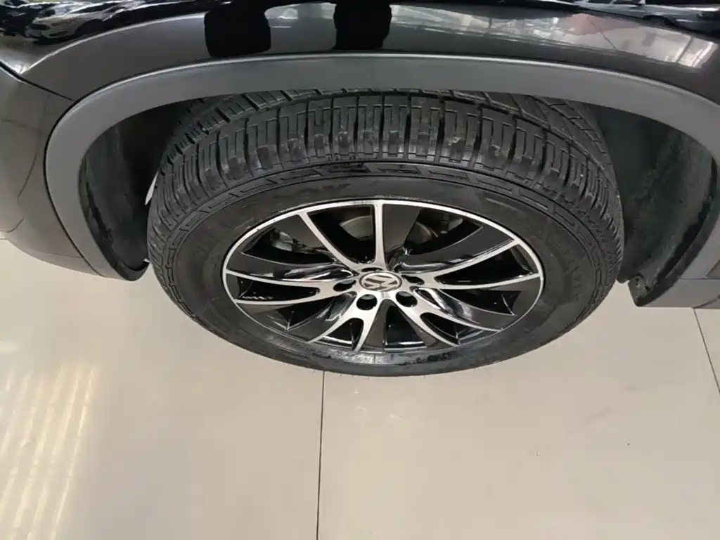 Volkswagen Tiguan — миниатюра 23