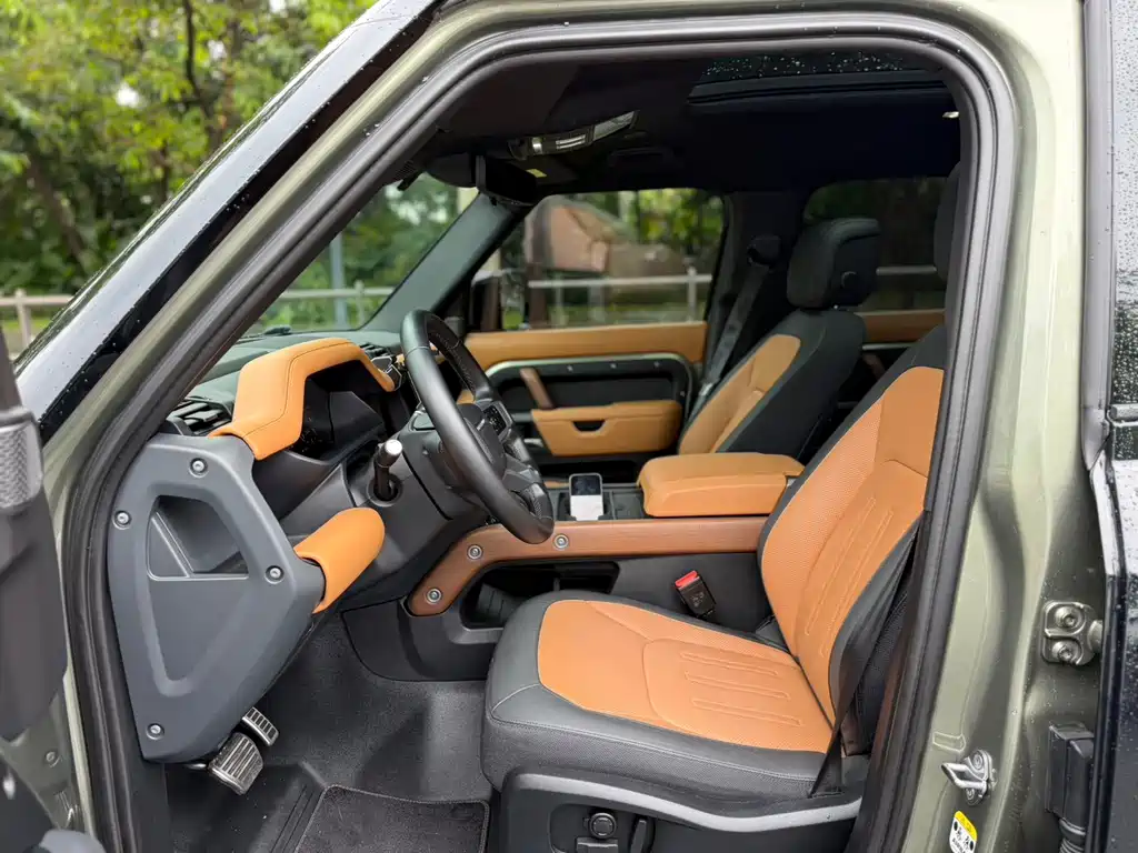 Land Rover Defender — миниатюра 6