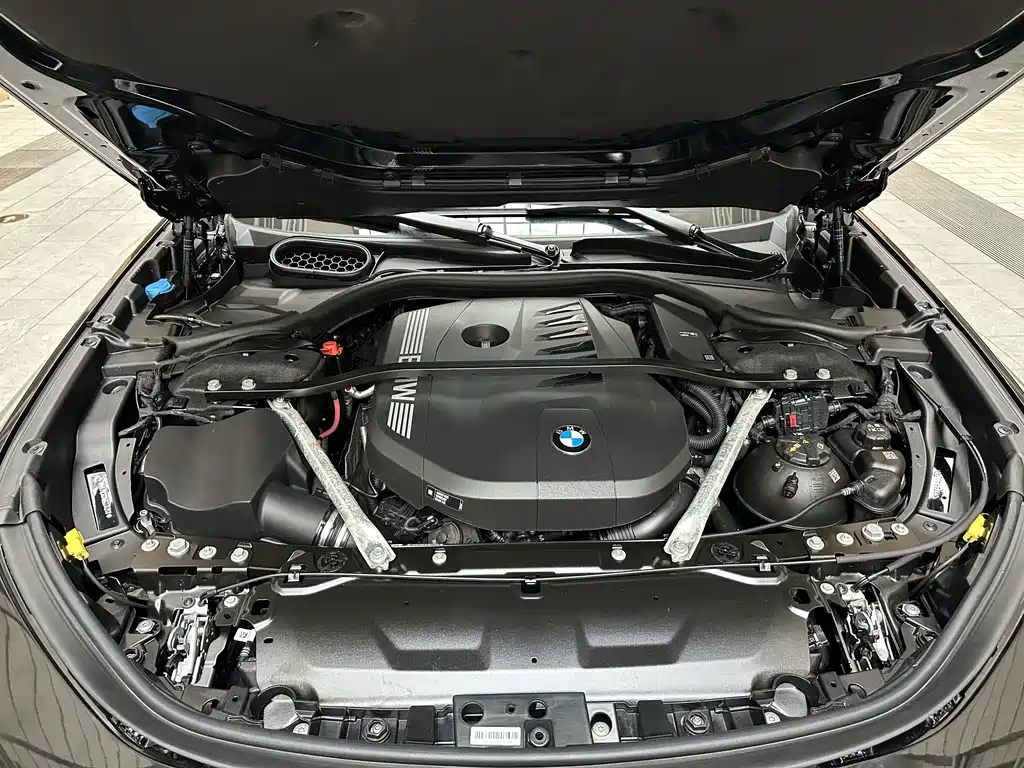 BMW 7 Series — миниатюра 14