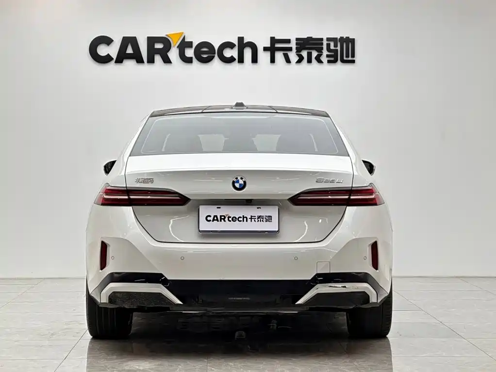 BMW 5 Series — миниатюра 4