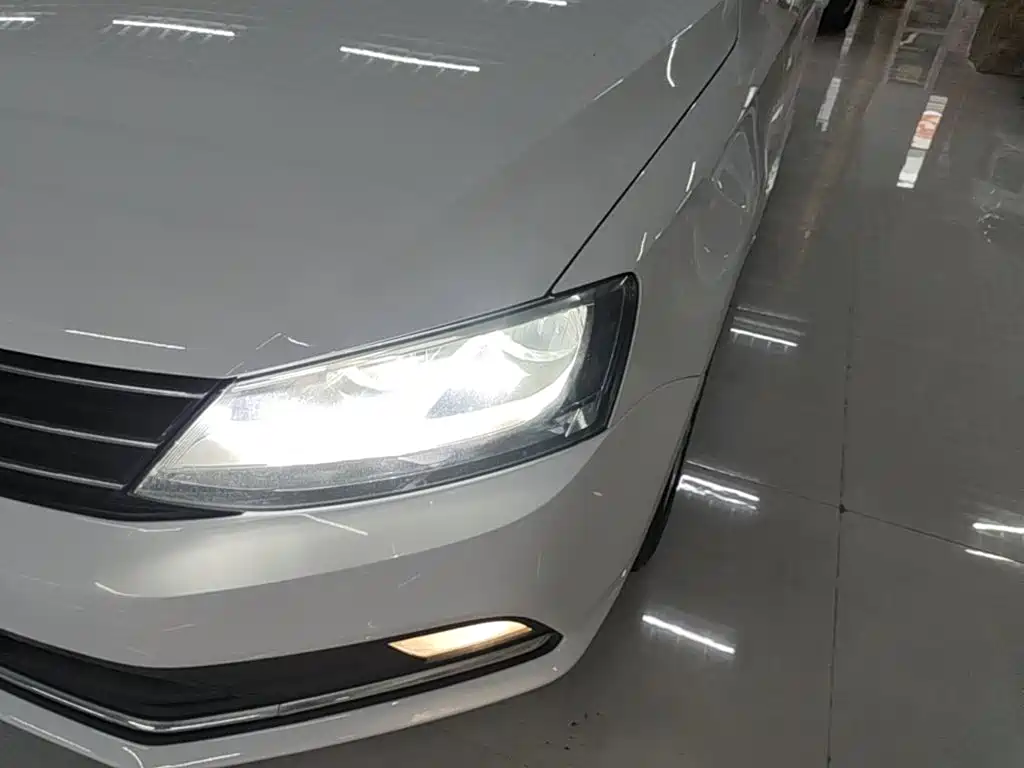 Volkswagen Sagitar — миниатюра 24