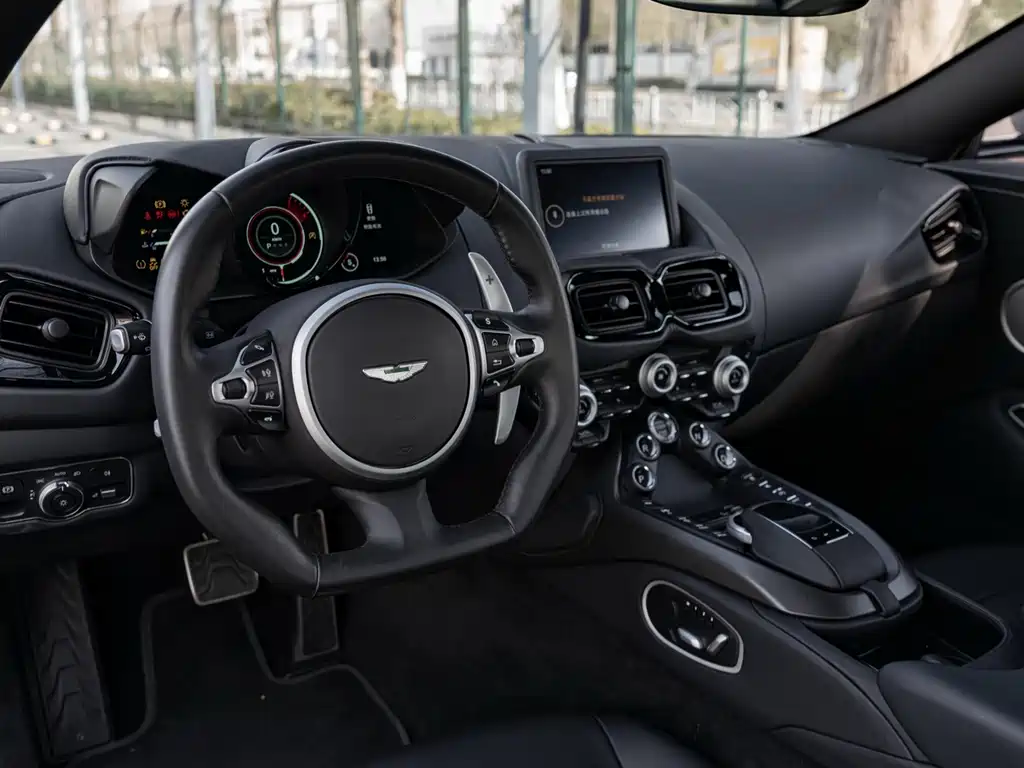 Aston Martin V8 Vantage — миниатюра 4