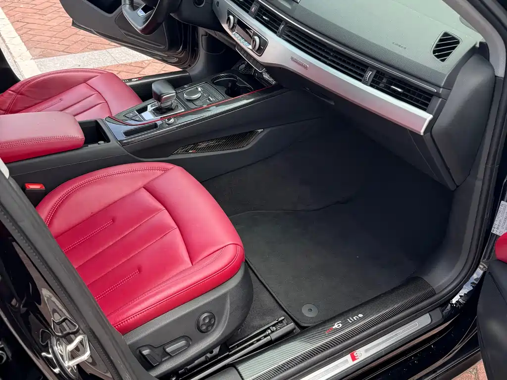 Audi A4L 2019 45 TFSI quattro Sport V