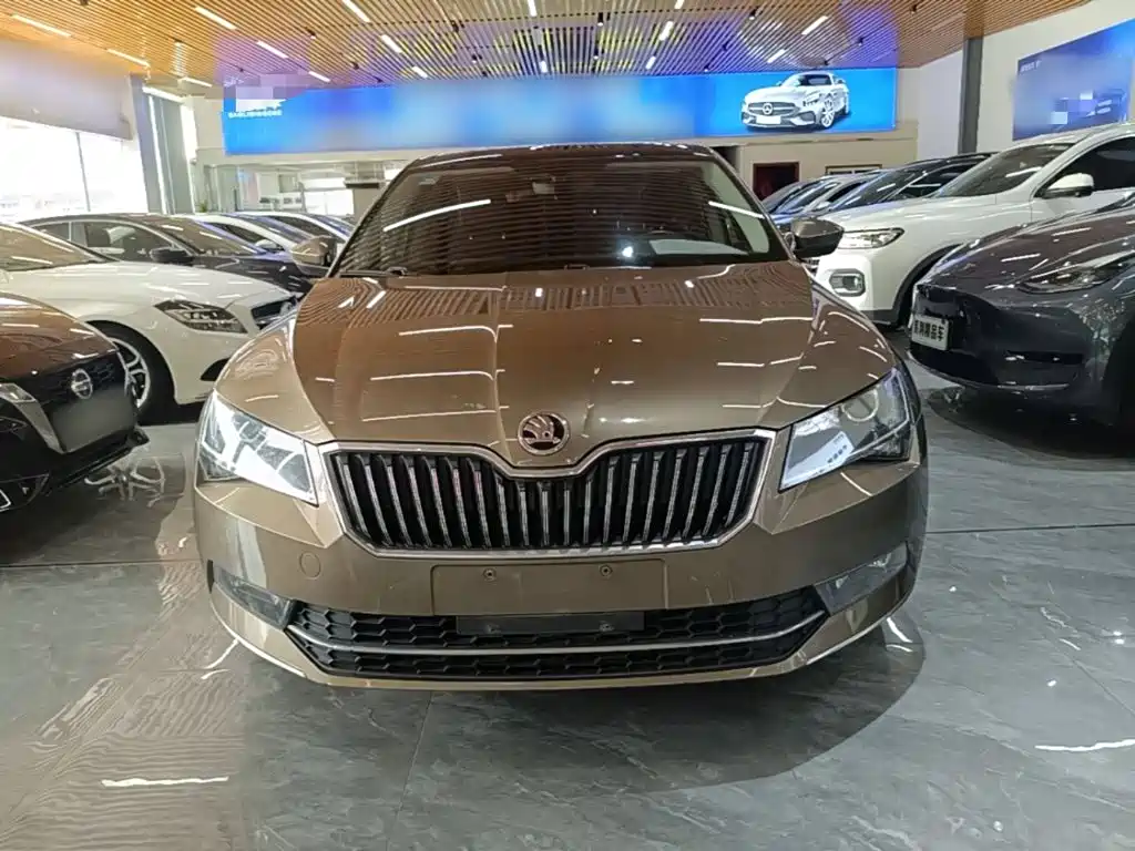 Skoda Superb — миниатюра 3