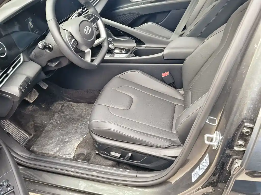 Hyundai Elantra — миниатюра 4
