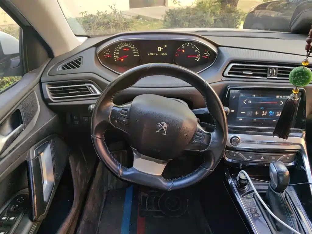 Peugeot 308 — миниатюра 11