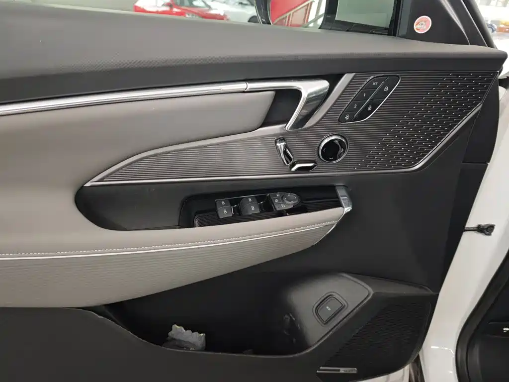 Buick E5 — миниатюра 14