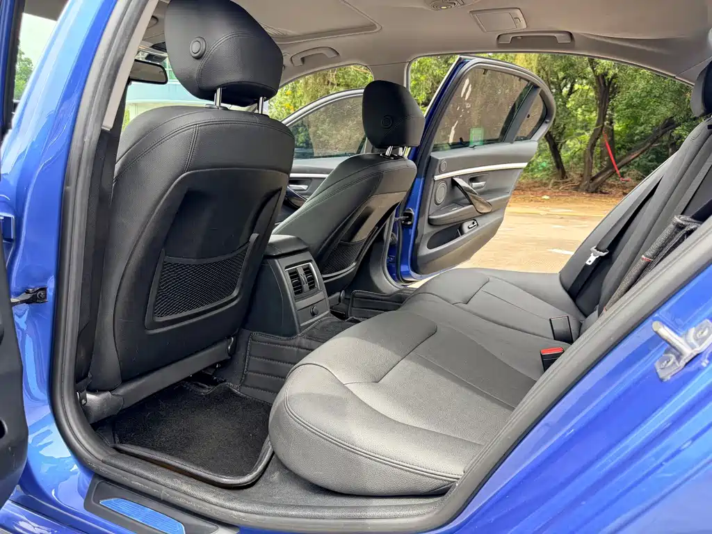 BMW 3 Series — миниатюра 13