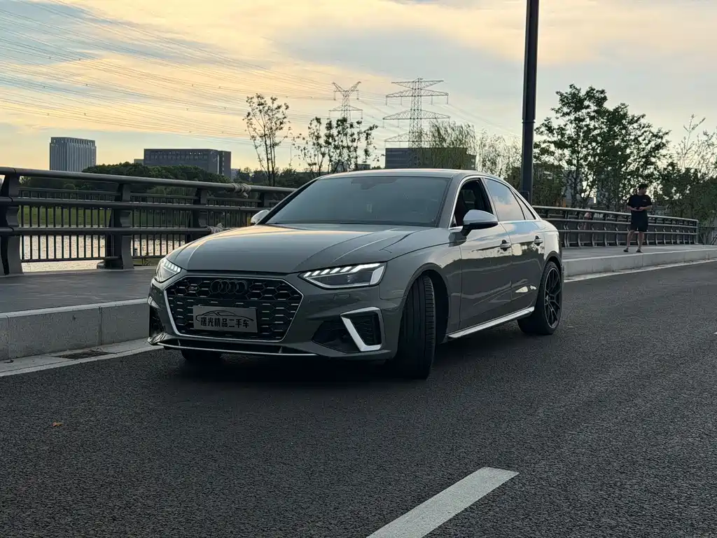 Audi S4
